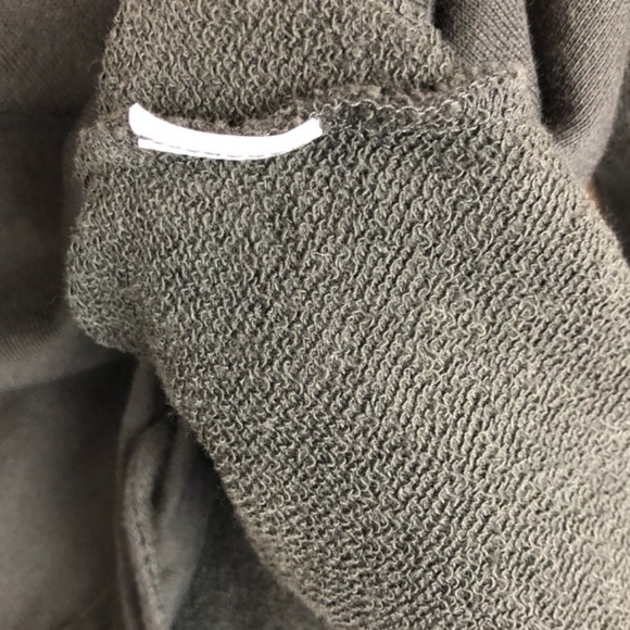 Forever 21 Women’s Floral Embroidered Patch Distressed Crewneck Crop Sweatshirt - Picture 15 of 15